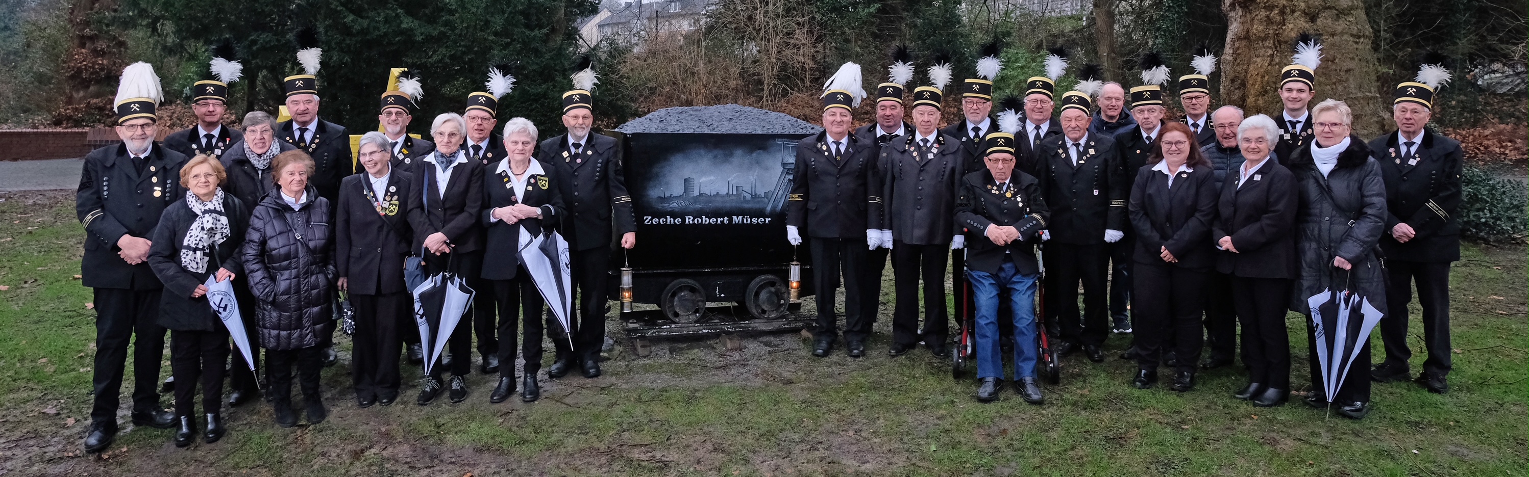 Knappen vor dem Bergbaumuseum